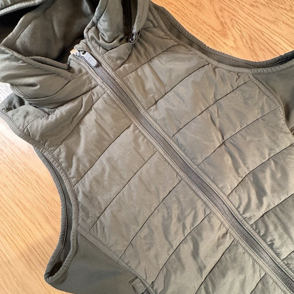Lululemon Extra Mile Vest Olive Green Quilted Hooded Puffer Running Size 10